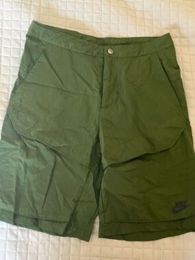 Nike Utility Shorts cargo Army Green convertible length Youth XL